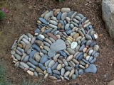 Nápadité zahradní dekorace z kamenů a kamínků