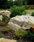 Solitérní kameny dají zahradě nový rozměr
